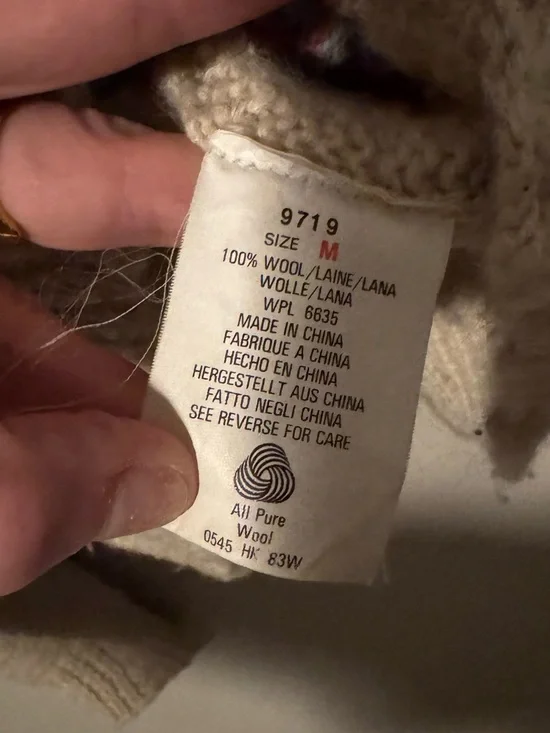 Vintage 90’s Woolrich Cream Knit Sweater with Cottage-core Sheep Motif- Size M - Picture 9 of 14